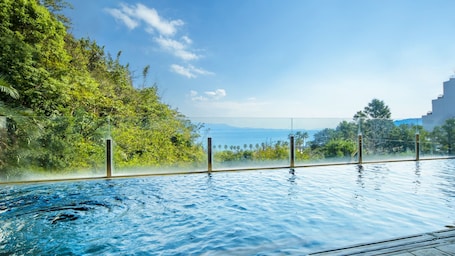 Fontes termais. Ooedo Onsen Monogatari Hotel Ranpu