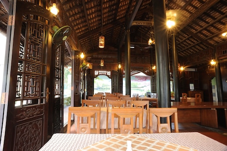 Food court