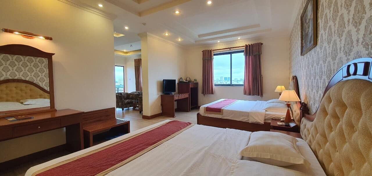 Executive Room | Minibar, in-room safe, desk, soundproofing