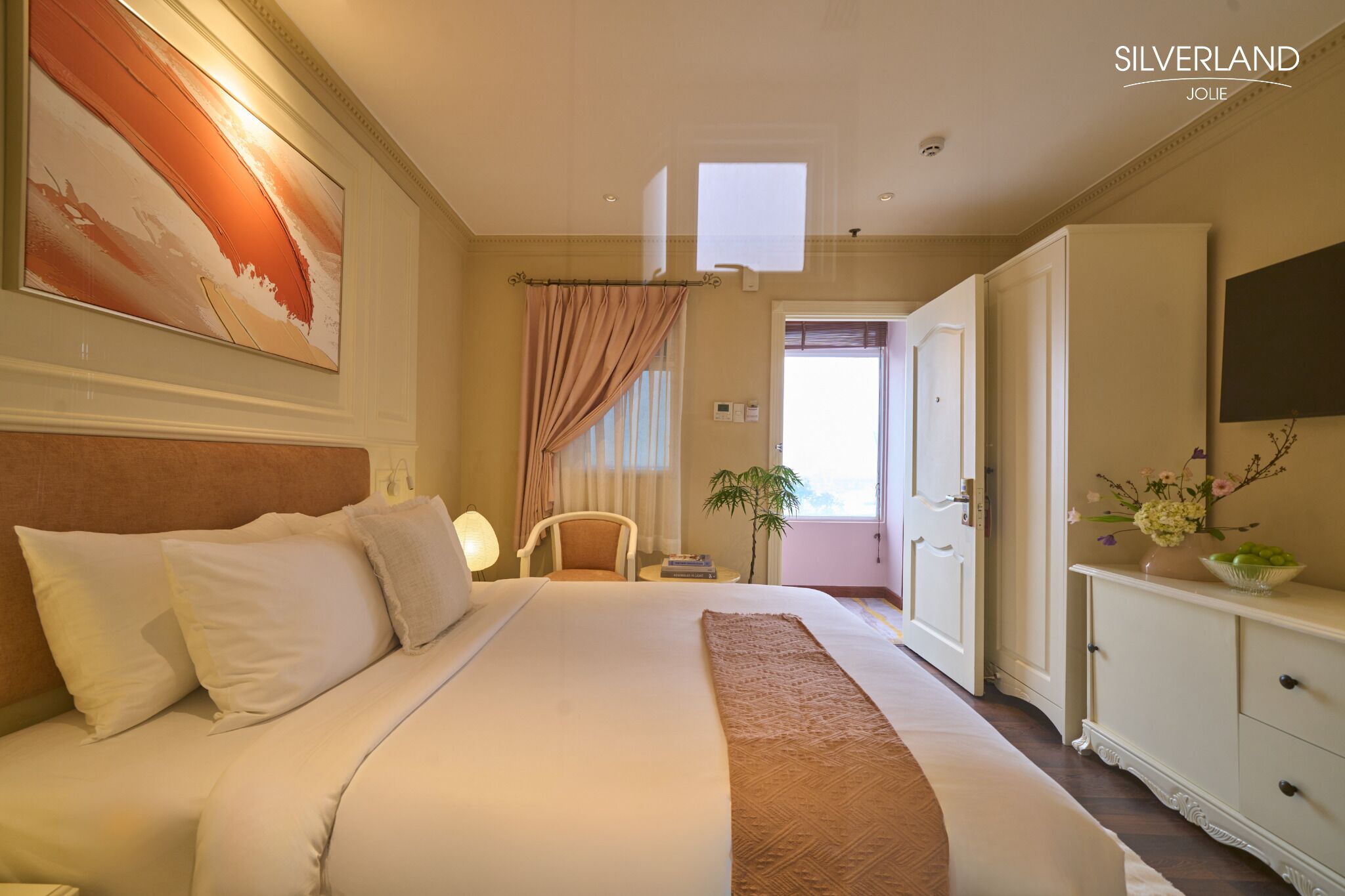 Quarto casal premier (Corridor view window, Afternoon Tea) | Frigobar, cofres nos quartos, escrivaninha