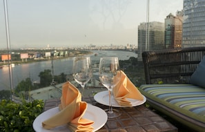 Outdoor pool - Silverland Jolie Hotel (Ho Chi Minh City)