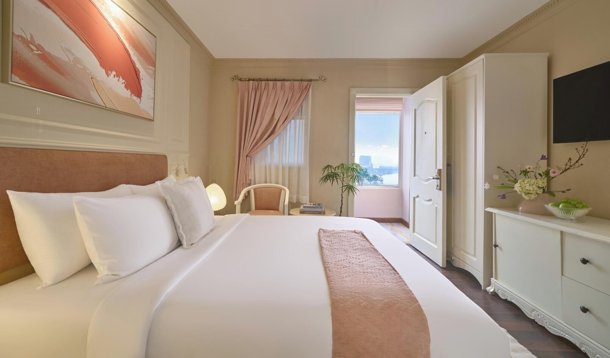 Premier Double Room (Window with corridor view) | Minibar, in-room safe, desk, iron/ironing board