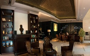 Lobby lounge - Silverland Jolie Hotel (Ho Chi Minh City)