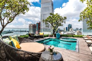 Outdoor spa tub - Silverland Jolie Hotel (Ho Chi Minh City)