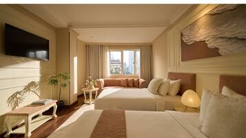 Studiosuite – junior (Double or Twin with Afternoon tea) | Minibar, safe på rommet, skrivebord og strykejern/-brett