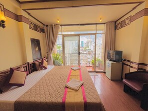 Quarto casal ou duplo luxo | Frigobar, escrivaninha, Wi-Fi de cortesia, roupa de cama