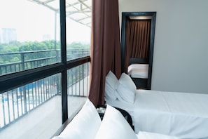 Family Room, Multiple Beds - Queen Central Hotel (Ho Chi Minh City)