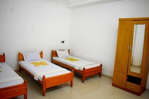Desk, rollaway beds, free WiFi