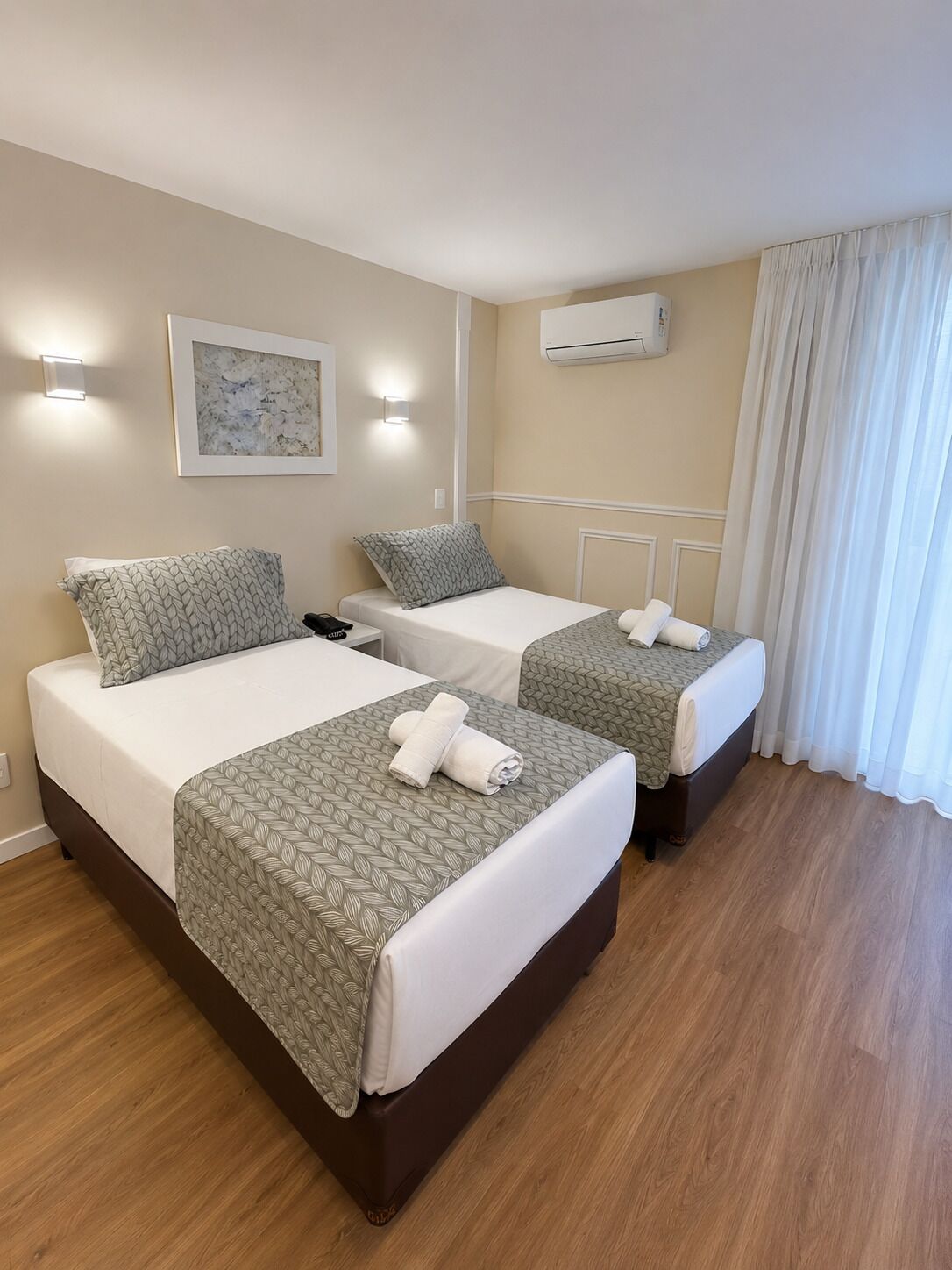 Habitación superior con 2 camas individuales | Minibar, caja fuerte, wifi gratis y ropa de cama