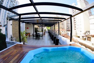 Bañera de hidromasaje exterior