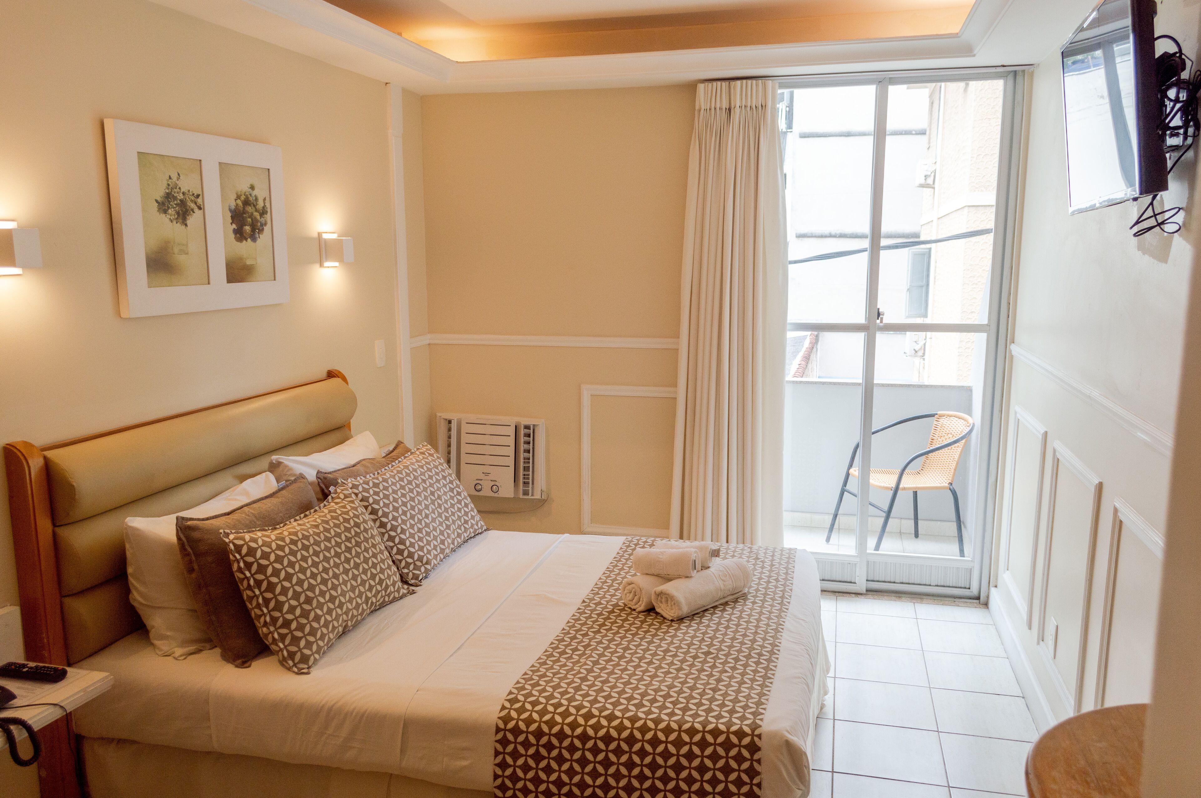 标准双人房, 1 张双人床 | 迷你吧、客房内保险箱、免费 WiFi、床单