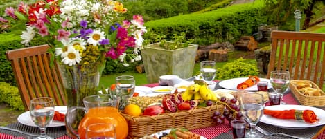 Petit déjeuner préparé sur commande (12 USD par personne)