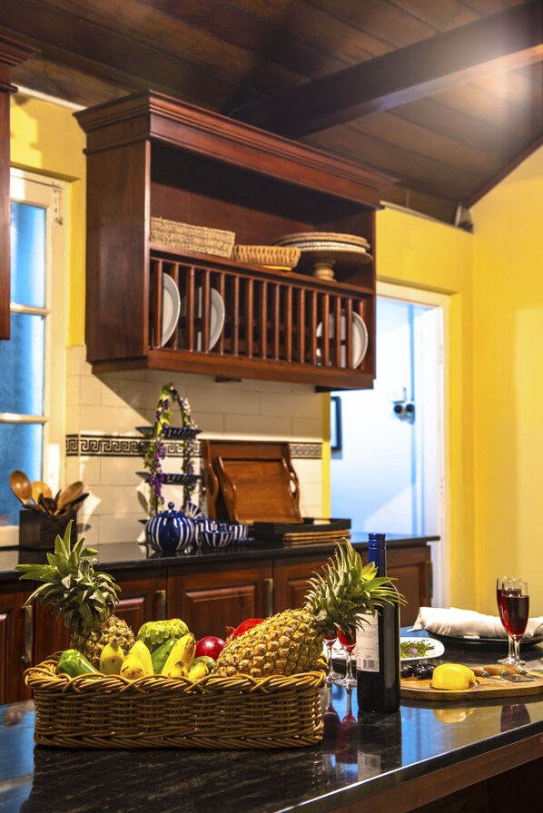 Bungalow, Hill View(3 queen,2 double,2 single beds) | Shared kitchen