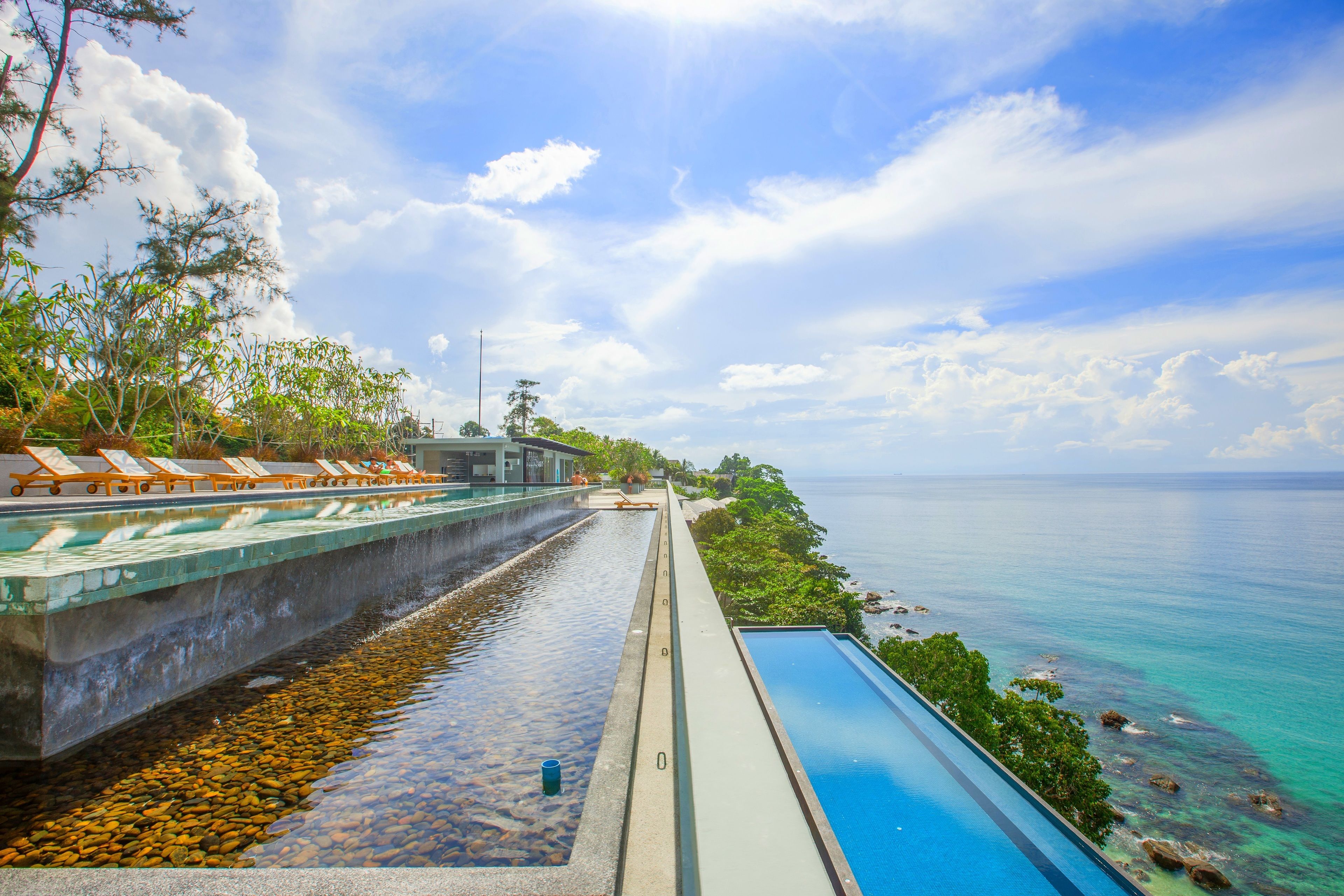 Infinity pool