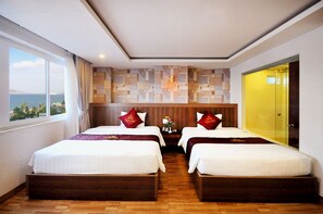 Chambre « Premier », vue mer | 1 chambre, coffres-forts dans les chambres, bureau, Wi-Fi gratuit