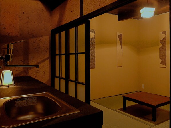 2 bedrooms, down comforters, in-room safe, individually decorated - Theatre and Library Residence -Kyoto Murasakino- (Kyoto)