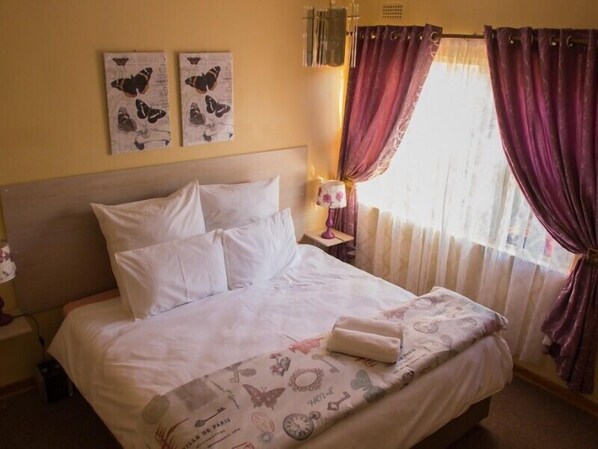 Apartment, 2 Bedrooms | 2 bedrooms, premium bedding, individually decorated