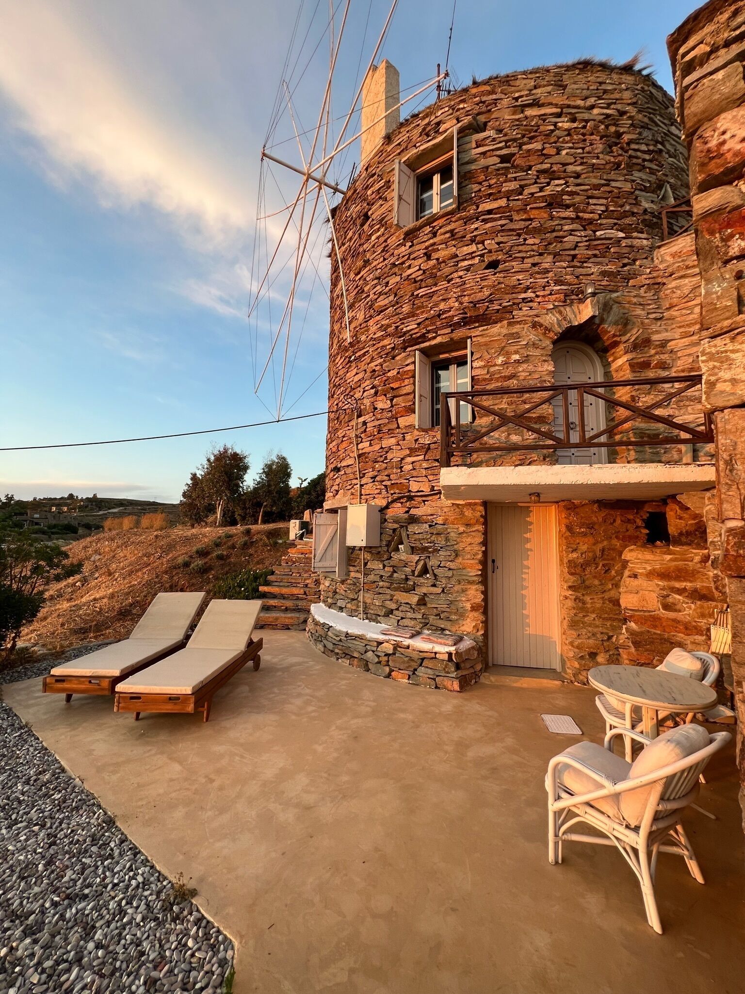 Vista frontal de la propiedad