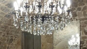 Artículos de higiene personal gratuitos, secador de pelo y albornoces