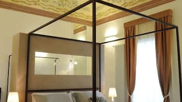 Minibar với thức uống miễn phí, két bảo mật tại phòng, phòng cách âm