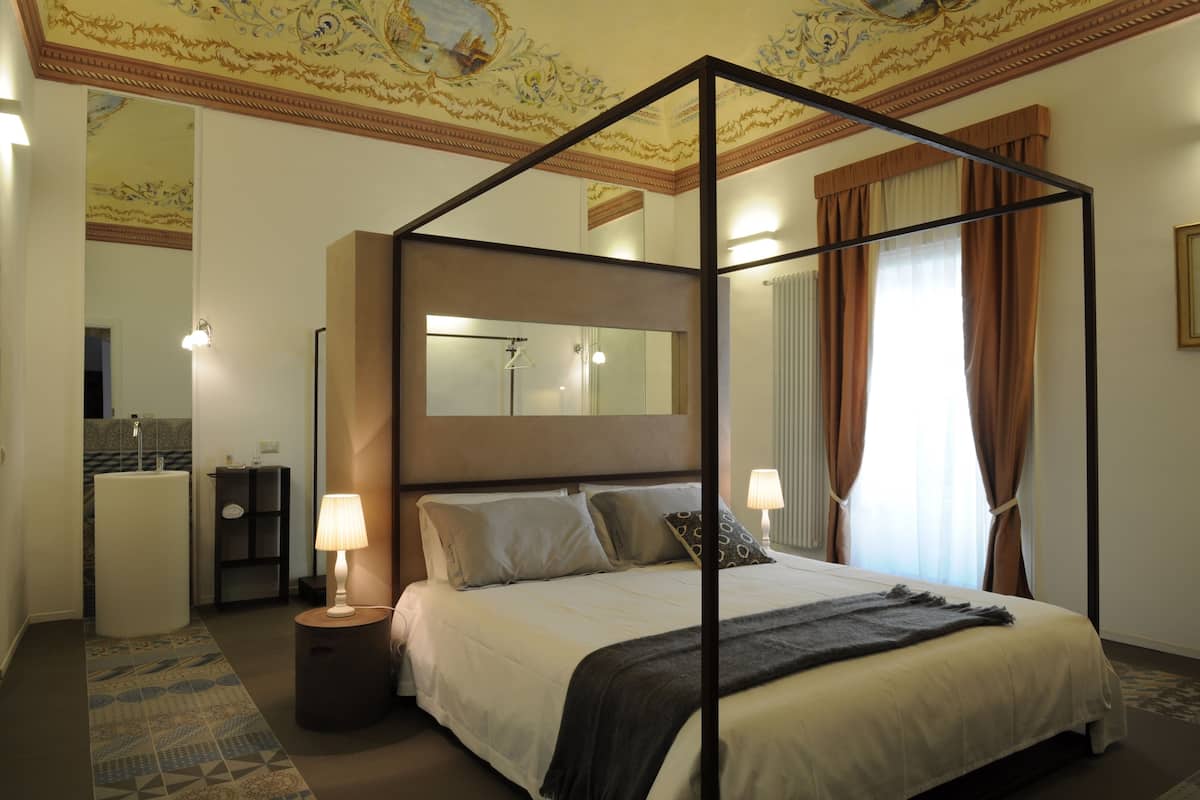 Suite | Free minibar, in-room safe, soundproofing, free WiFi