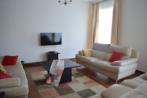 Meeting facility - Lolos Elegant Three Bedroom Apartment (Harare)