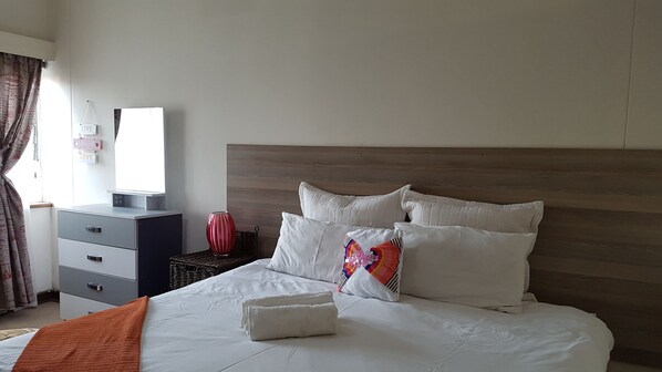 Interior - Lolos Elegant Three Bedroom Apartment (Harare)