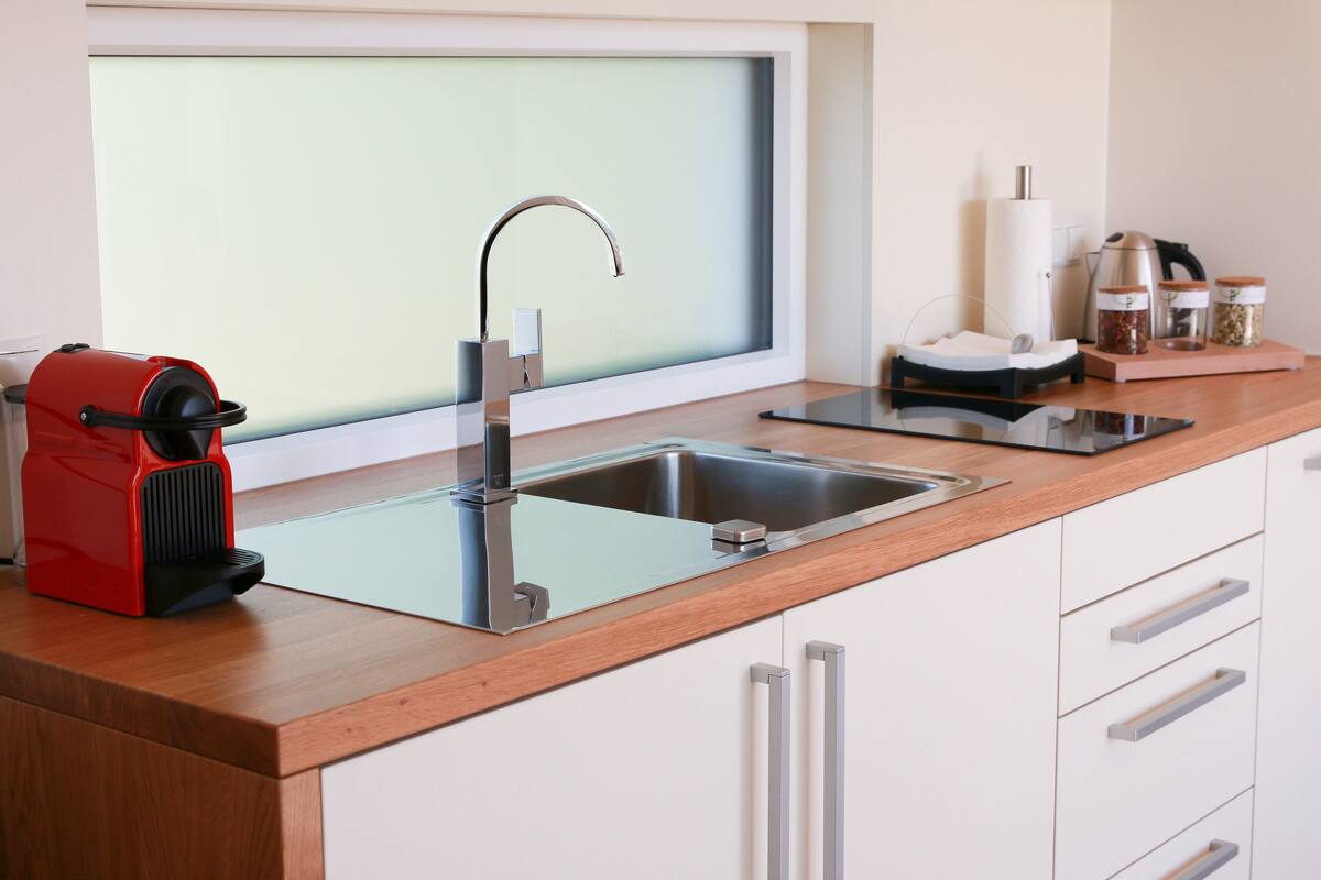 Chalet Premium, 1 habitación, vistas al complejo turístico | Cocina básica privada | Cafetera o tetera, frigorífico y microondas (previa solicitud)