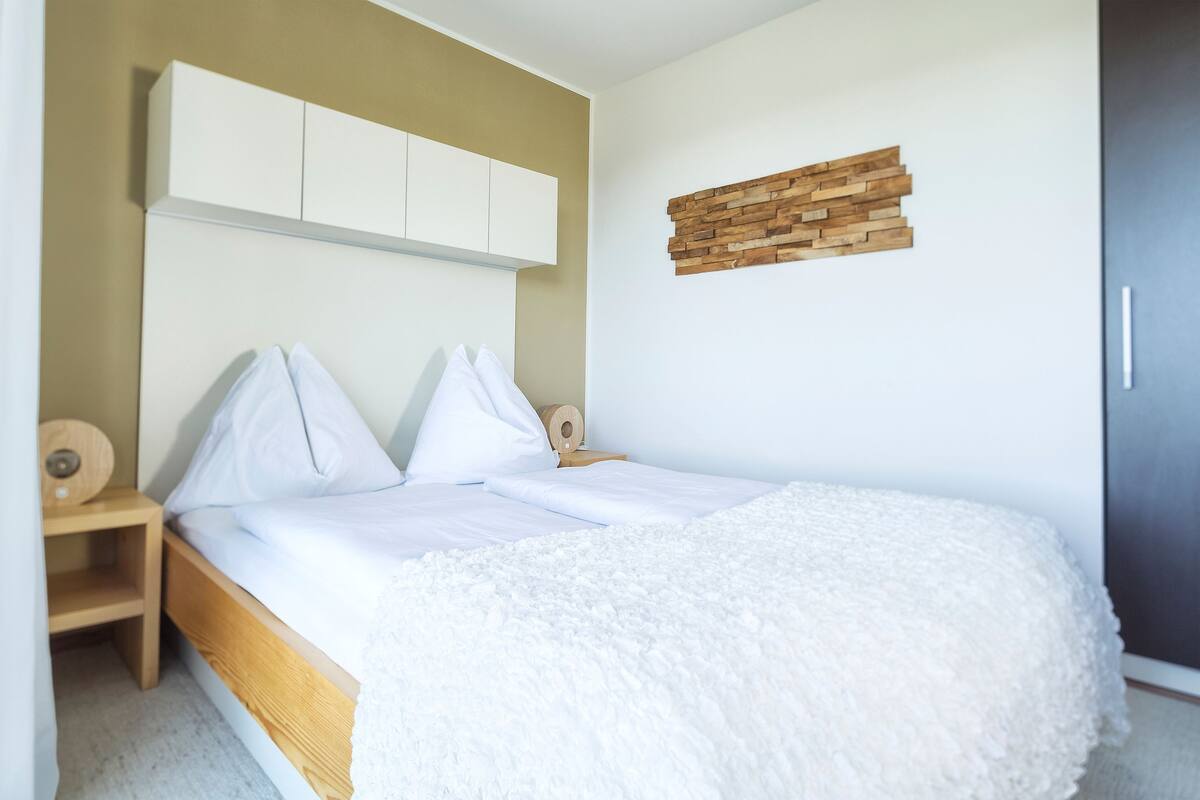 Chalet Confort, 1 habitación, patio, vistas a la colina | 1 dormitorio, ropa de cama de alta calidad, minibar