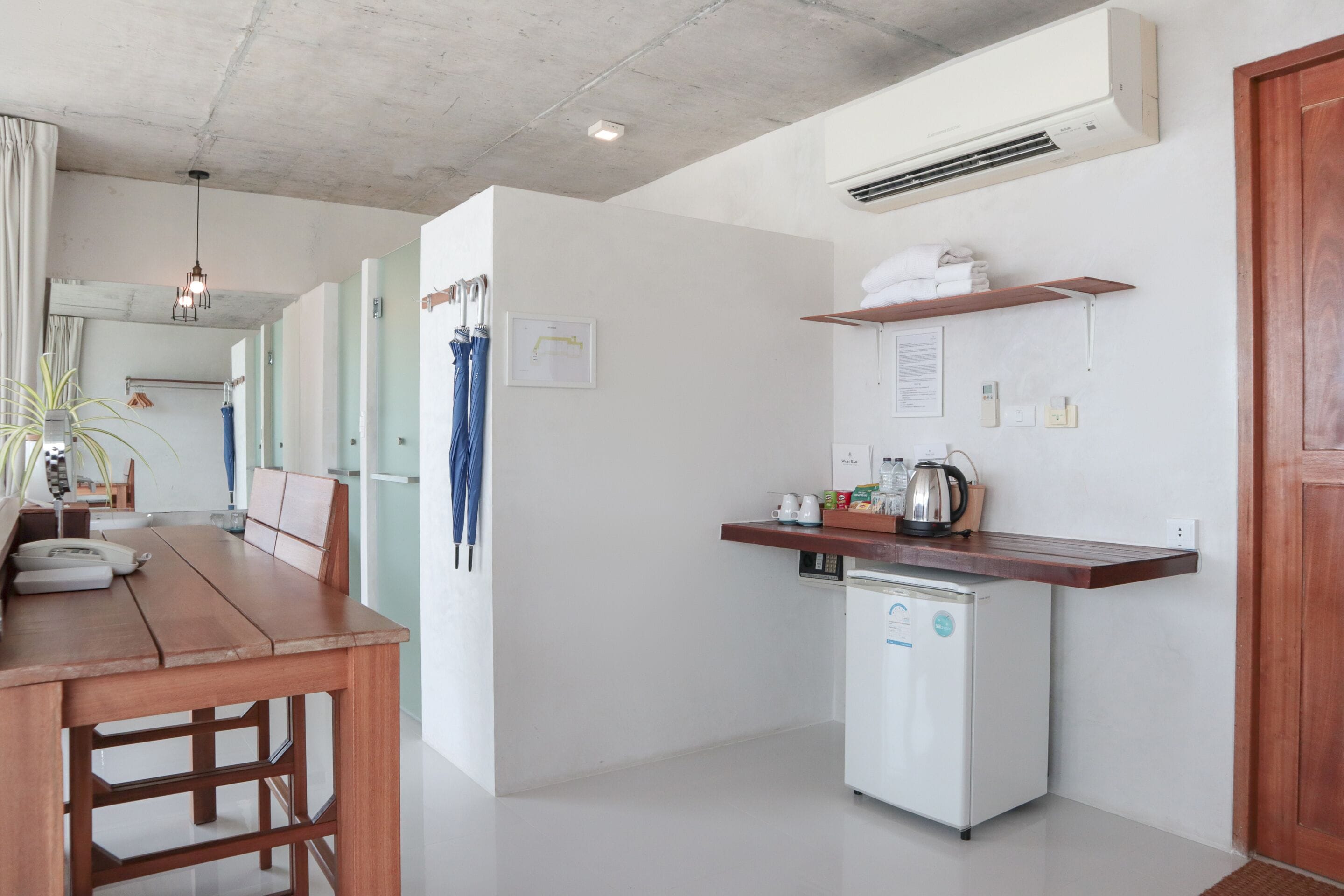 executive suite | 1 bedroom, minibar, in-room safe, desk