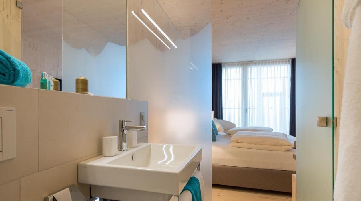 double room | bathroom | shower, free toiletries, hair dryer, towels