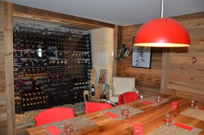 Bar (on property) - Le Chalet de l'Atelier (Champery)
