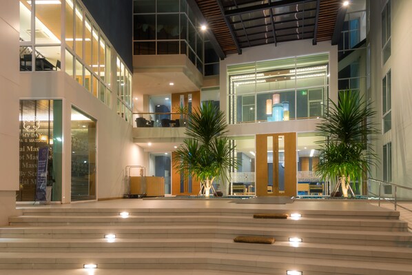 Property entrance - Grand Vista Hotel Chiangrai (Chiang Rai)