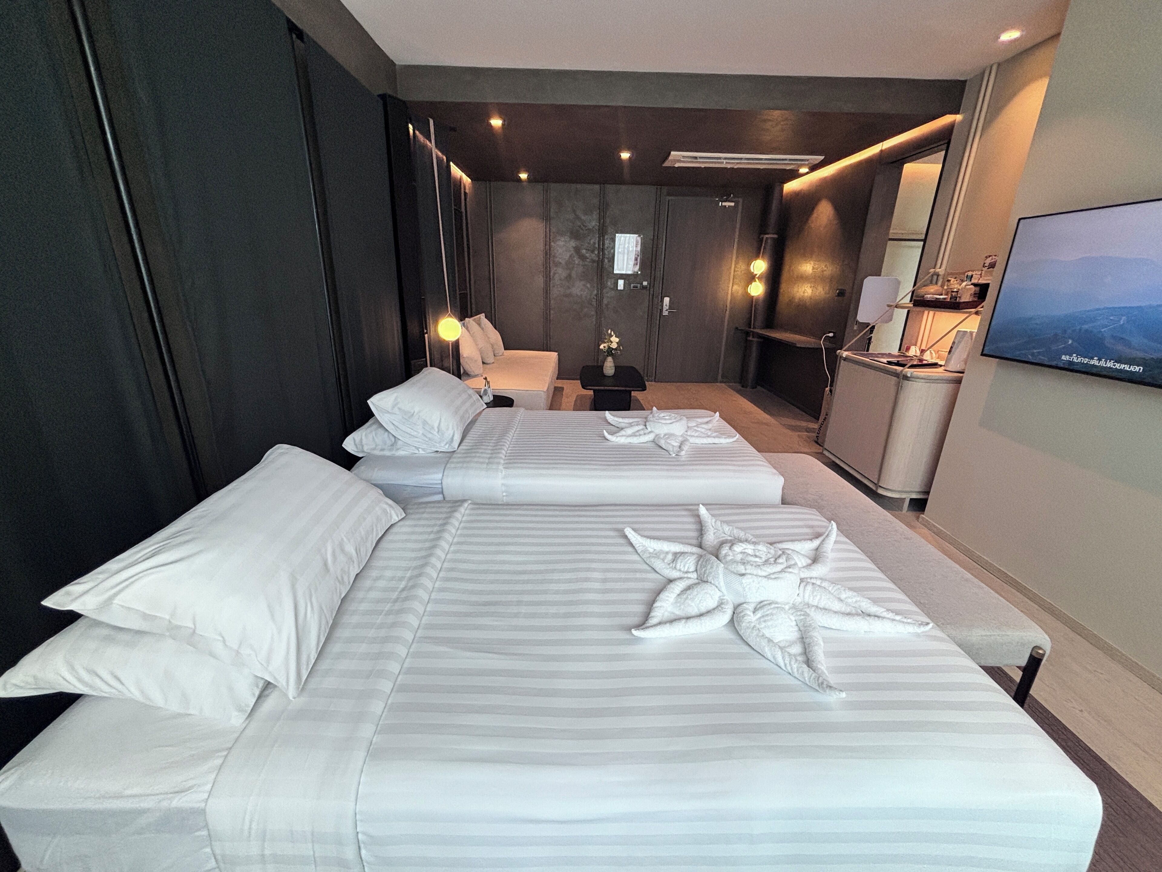 corner premier  | 1 bedroom, hypo-allergenic bedding, free minibar items, in-room safe