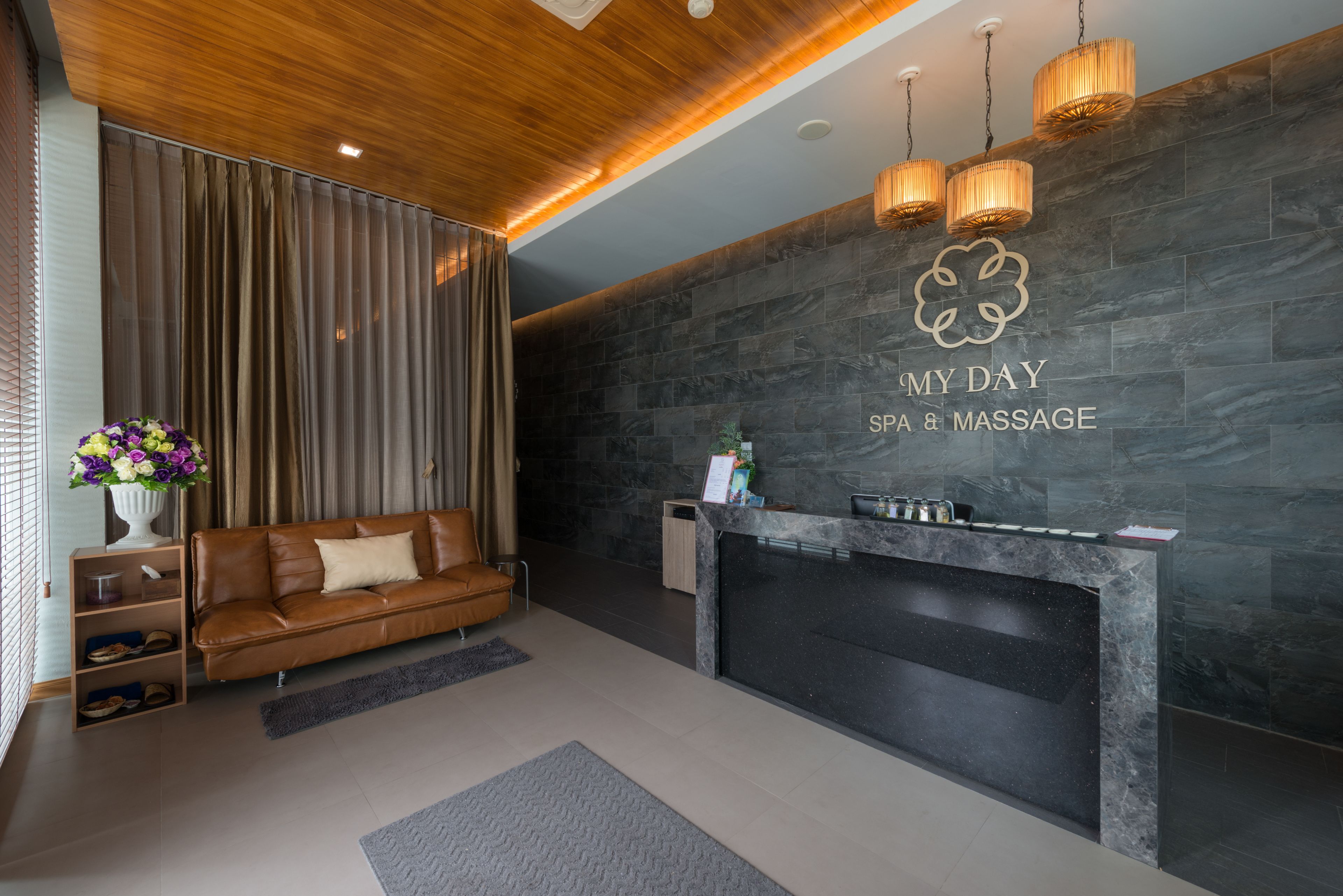 couples treatment room(s), body treatments, aromatherapy, thai massages