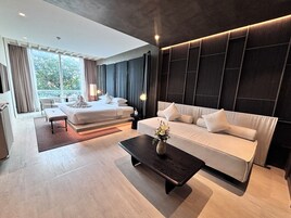 Corner Premier  | 1 bedroom, hypo-allergenic bedding, free minibar items, in-room safe