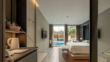 Pool Access | Hypo-allergenic bedding, free minibar items, in-room safe