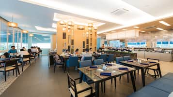 Frokostbuffé hver dag (THB 250 per person)