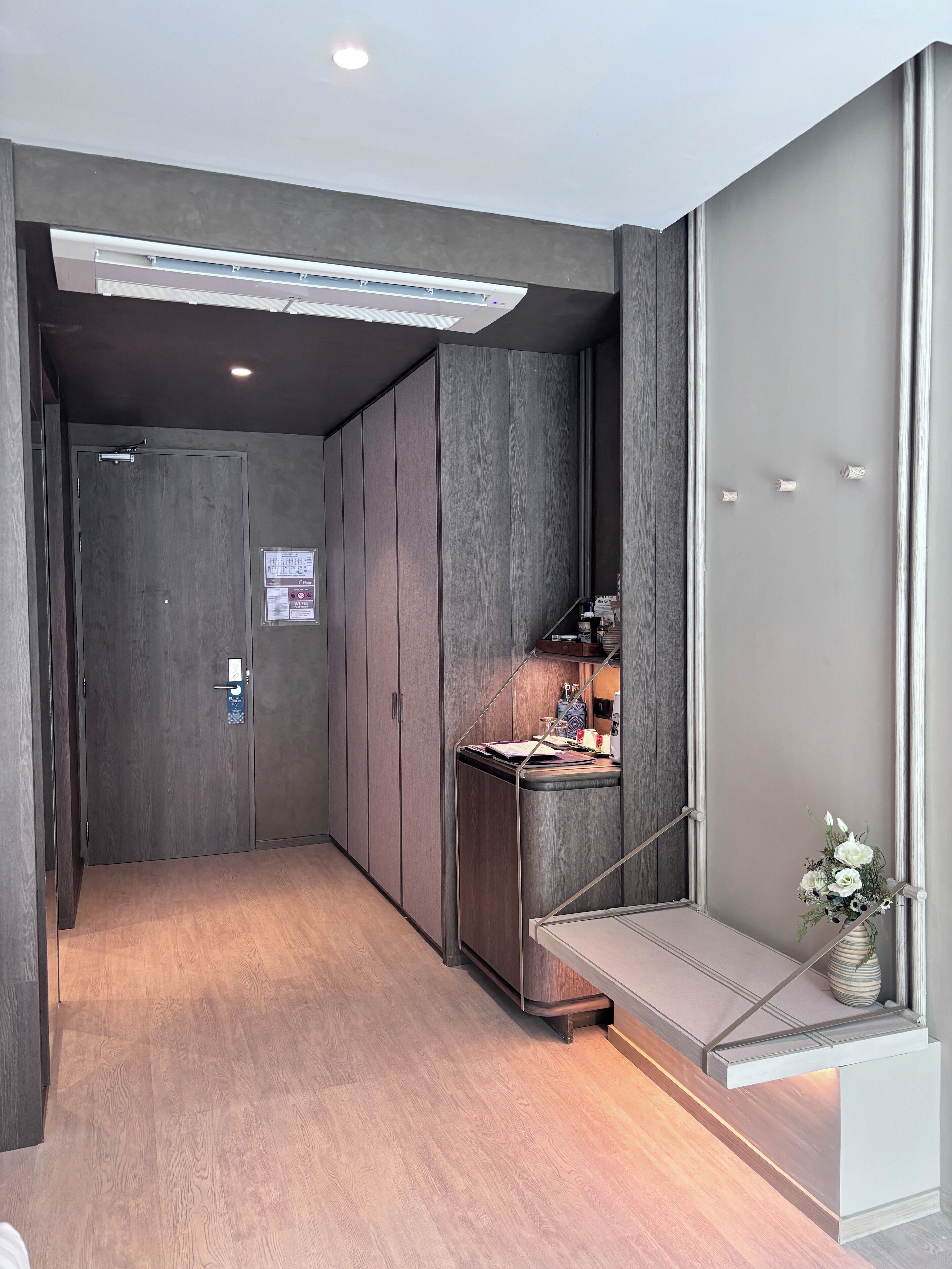 Pool Access | 防过敏的被褥、免费迷你吧物品、客房内保险箱、笔记本电脑工作区