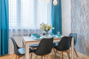 Apartment, 2 Schlafzimmer (at 7 Jasna Street) | Daunenbettdecken, Pillowtop-Betten, individuell eingerichtet