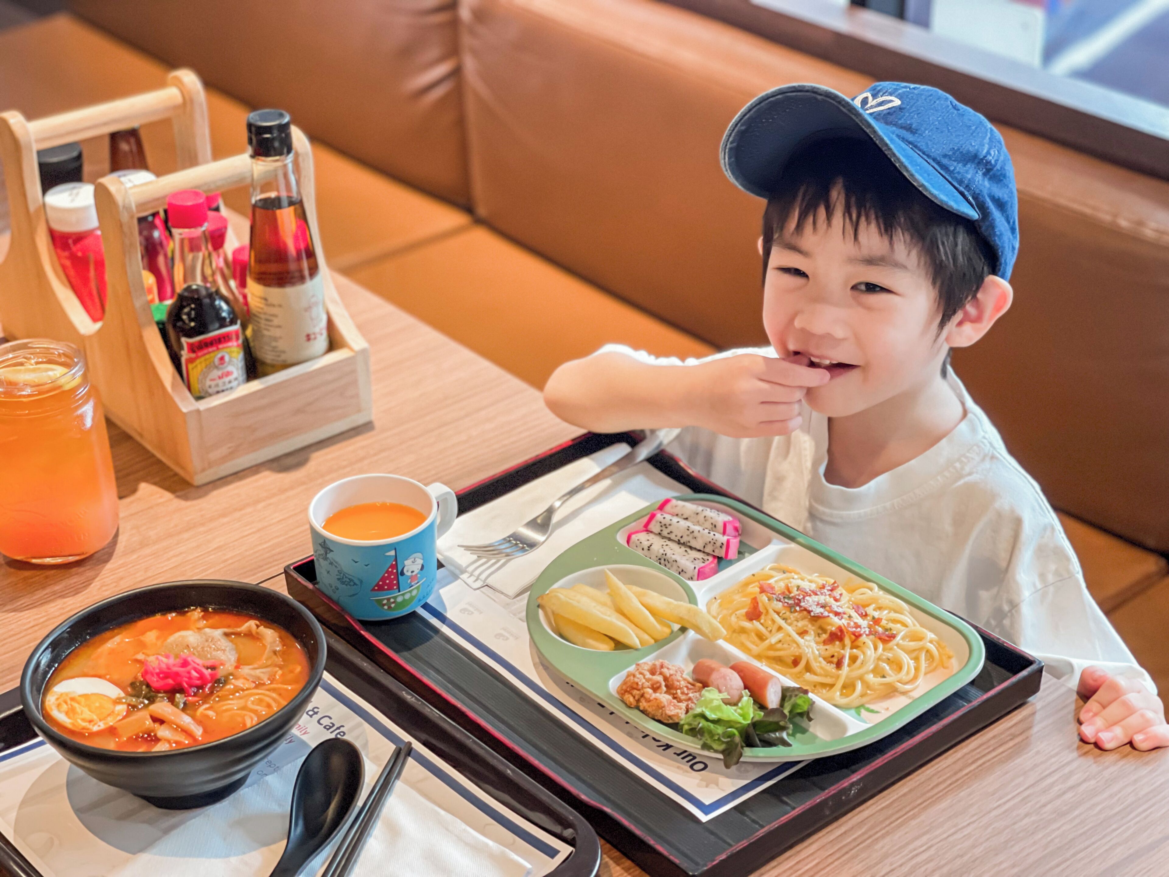 breakfast, lunch, dinner served; fusion cuisine