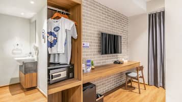 In-room safe, blackout drapes, iron/ironing board, free WiFi