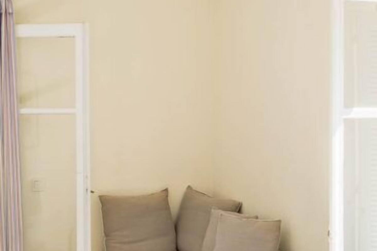 suite, sea view | living area | flat-screen tv