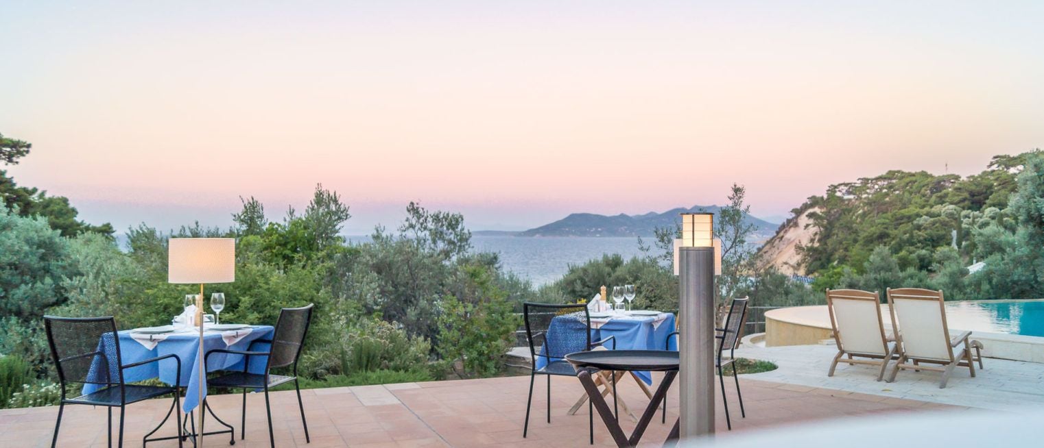 2 restaurants, lunch, dinner served; greek cuisine