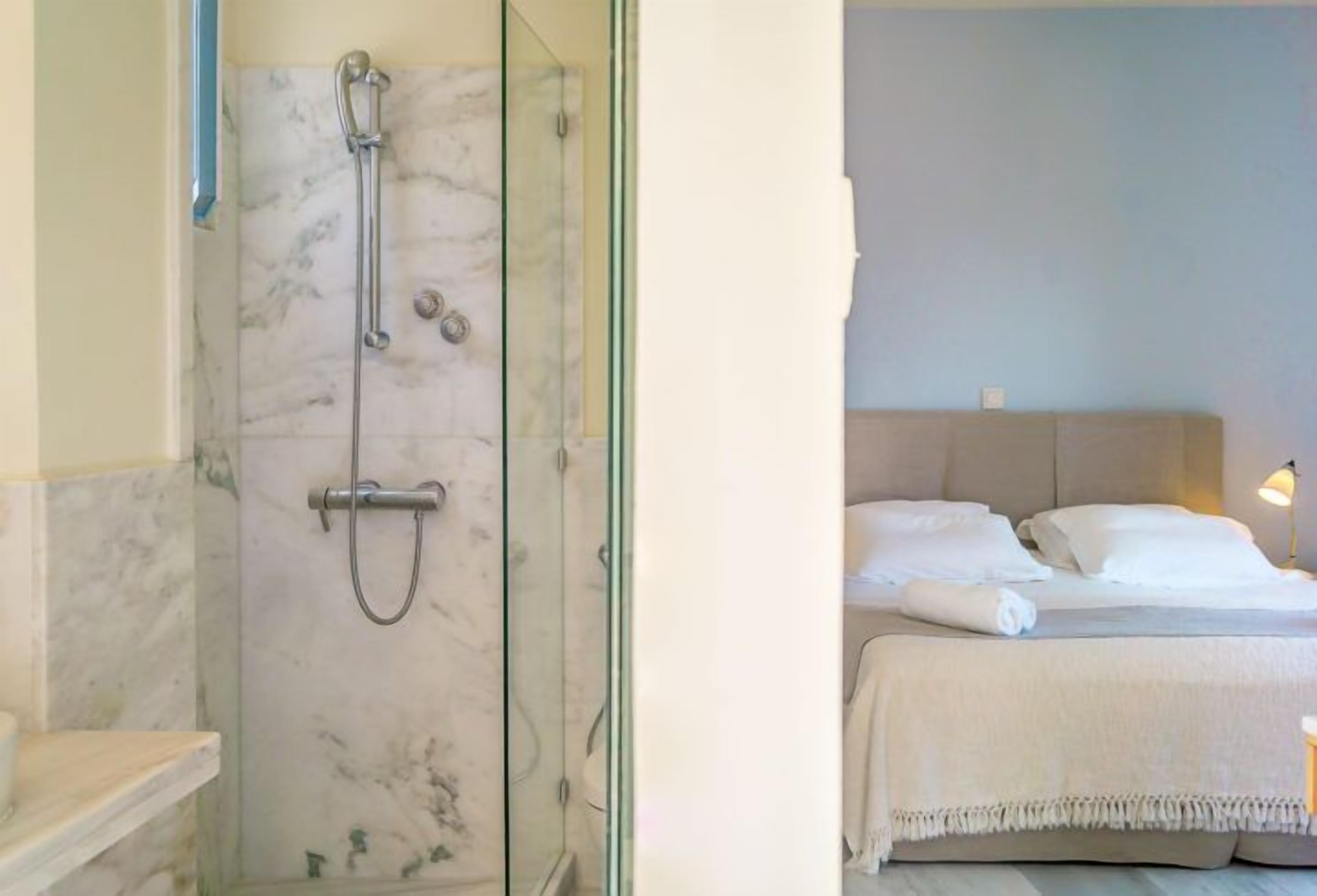 suite, sea view | bathroom shower