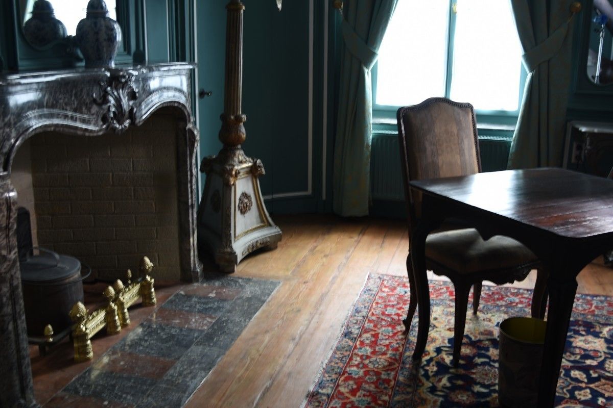 superior suite (salon rond) | living area | flat-screen tv