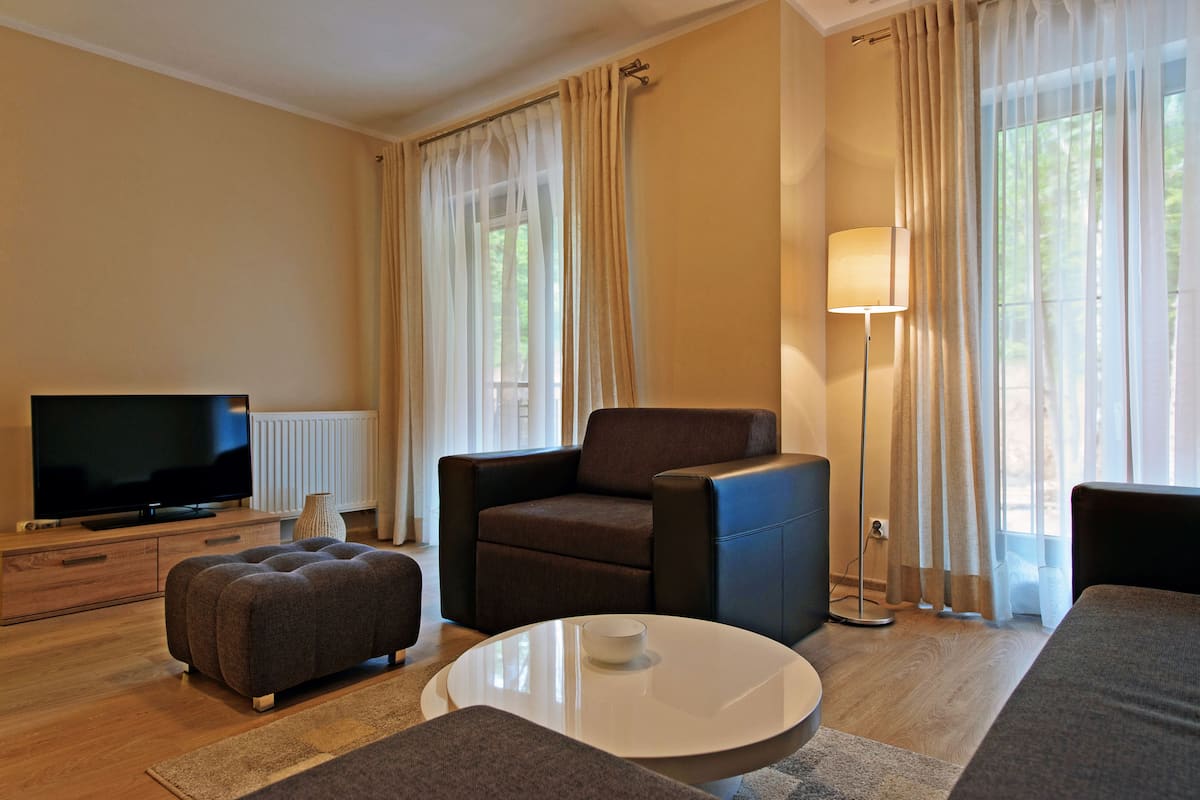 Apartment (129) | 1 bedroom, laptop workspace, iron/ironing board, bed sheets