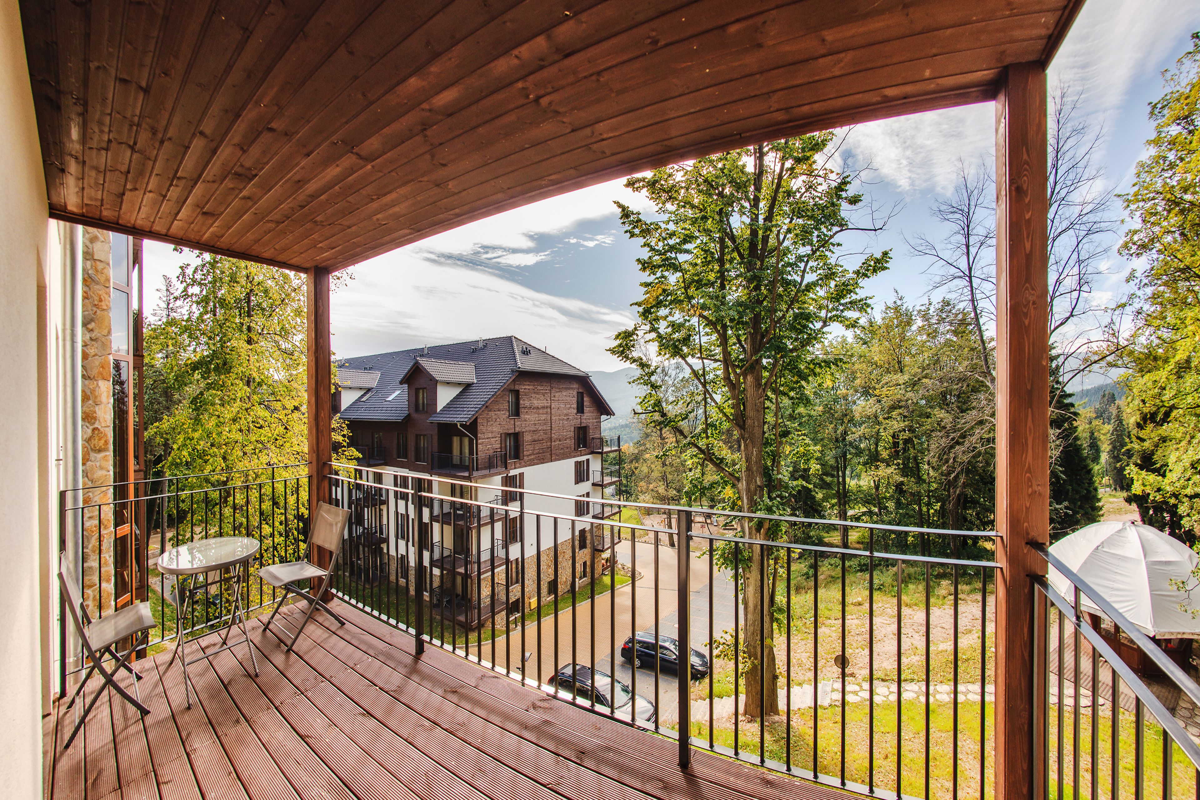 Apartment (219) | Laptop workspace, iron/ironing board, bed sheets