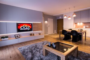 Apartment, Mountain View (UG 258)
