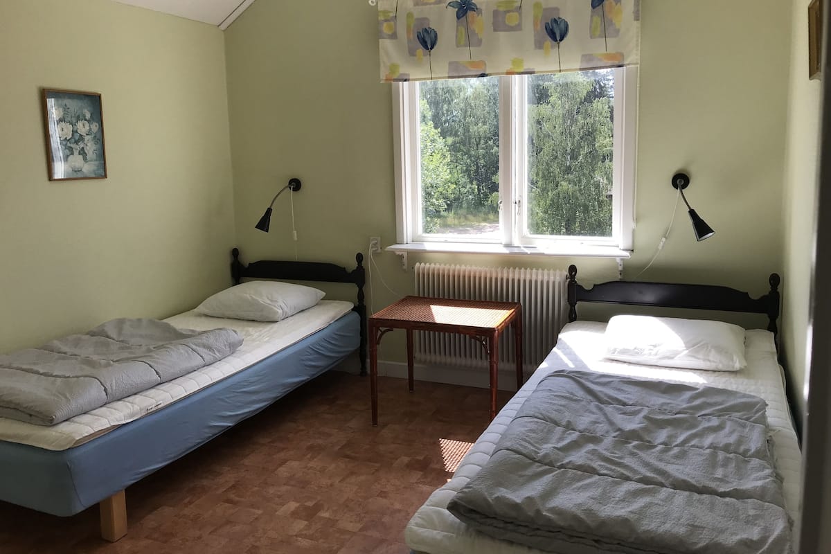 Twin Room, Bed linen excluded